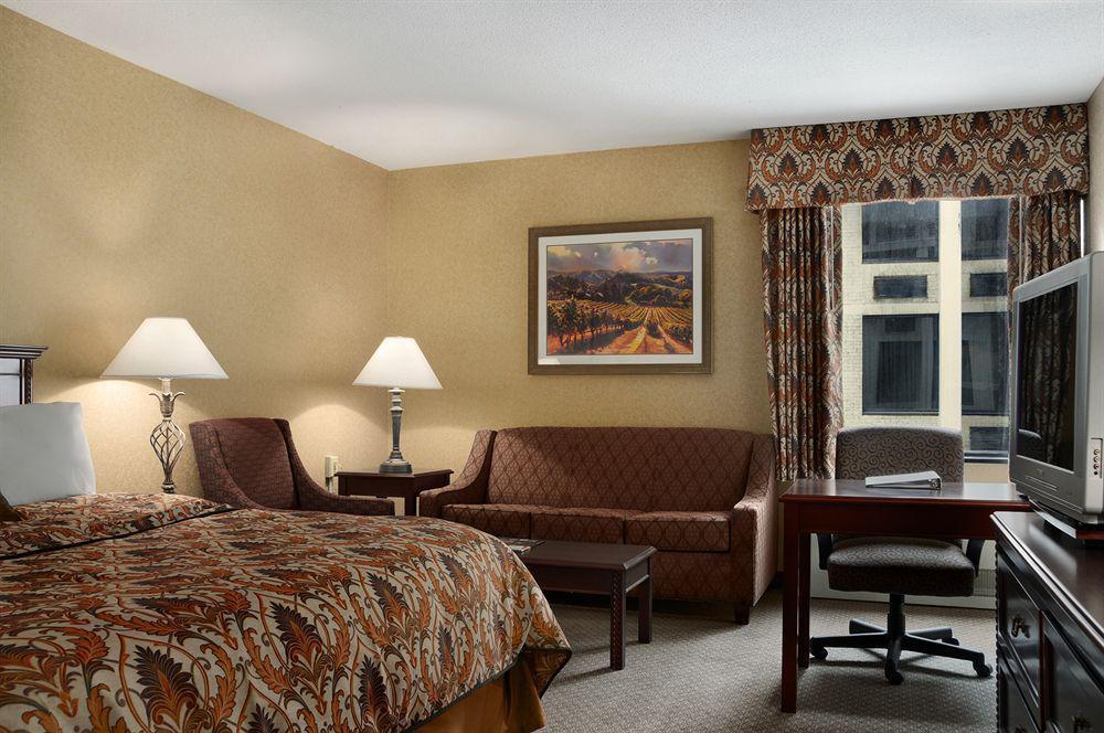 Ramada Plaza Hotel Columbus Pokoj fotografie